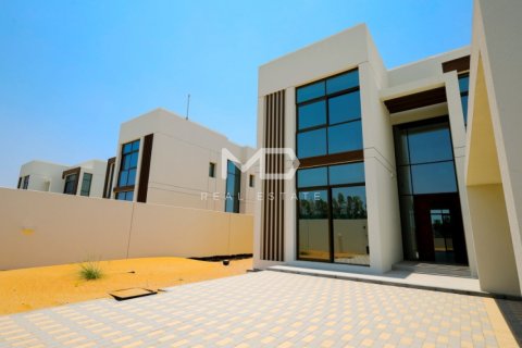 Villa sa Abu Dhabi, UAE 4 silid-tulugan, 770 sq.m. № 555537 - larawan 19