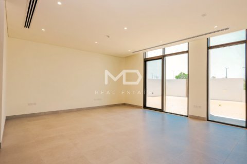 Villa sa Abu Dhabi, UAE 4 silid-tulugan, 770 sq.m. № 555537 - larawan 25