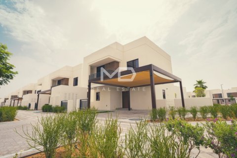 Vilë në Yas Island, Abu Dhabi, Emiratet e Bashkuara Arabe 4 dhoma gjumi, 209.5 m2. № 555536 - Foto 2