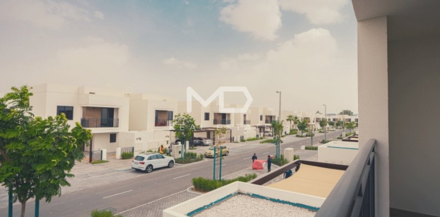 Vilë në Yas Island, Abu Dhabi, Emiratet e Bashkuara Arabe 4 dhoma gjumi, 209.5 m2. № 555536