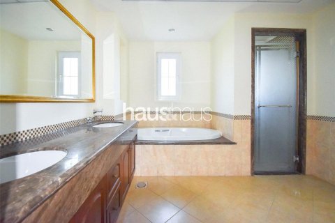 Villa in Arabian Ranches, Dubai, UAE 3 bedrooms, 331 sq.m. № 625406 - photo 11