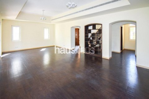 Villa in Arabian Ranches, Dubai, UAE 3 bedrooms, 331 sq.m. № 625406 - photo 7