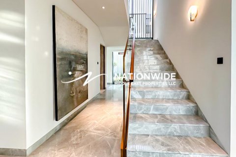 Villa zum Verkauf in Abu Dhabi, VAE 6 Schlafzimmer, 626 m2 Nr. 610015 - Foto 6