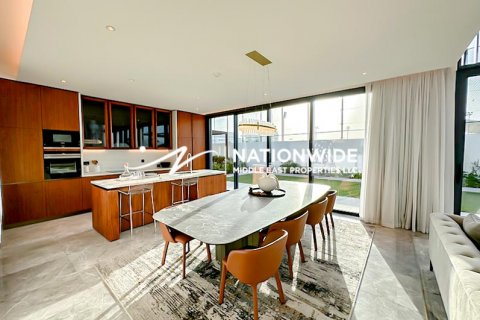Villa zum Verkauf in Abu Dhabi, VAE 6 Schlafzimmer, 626 m2 Nr. 610015 - Foto 5