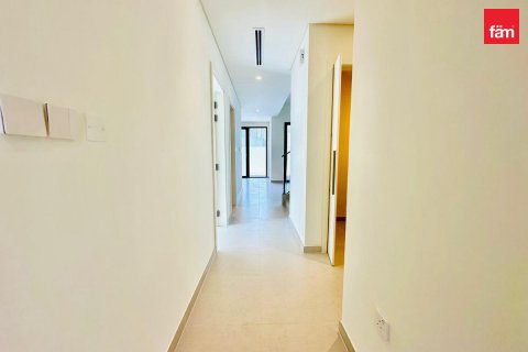 Dubai, UAE의 임대용 빌라 침실 4개, 300.7제곱미터 번호 610098 - 사진 2