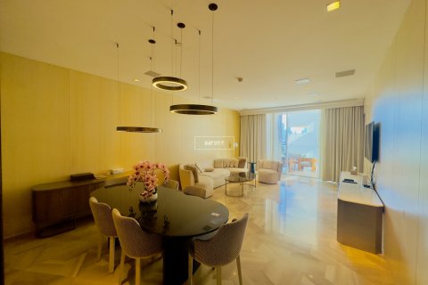 Apartment in Palm Jumeirah, Dubai, UAE 3 bedrooms, 216 sq.m. № 624341 - photo 6