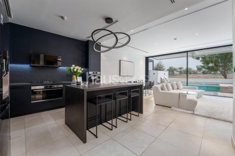 Townhouse in Jumeirah Golf Estates, Dubai, UAE 4 bedrooms, 316 sq.m. № 625160 - photo 1