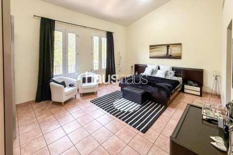 Řadový dům v Dubai Investment Park, SAE 3 ložnice, 454 m² Č.: 625162 - fotografie 10
