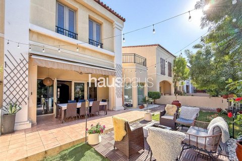 Řadový dům v Dubai Investment Park, SAE 3 ložnice, 454 m² Č.: 625162 - fotografie 14