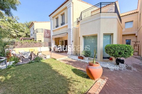 Řadový dům v Dubai Investment Park, SAE 3 ložnice, 454 m² Č.: 625162 - fotografie 1