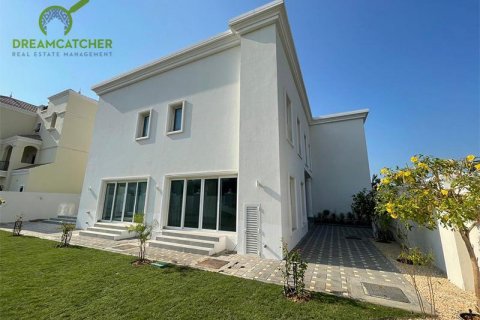 Vila v Al Hamra Village, Ras Al Khaimah, SAE 6 ložnice, 731.3 m² Č.: 588712 - fotografie 1