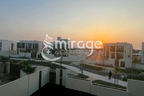 Vila v Abu Dhabi, SAE 4 ložnice, 992 m² Č.: 550280 - fotografie 2
