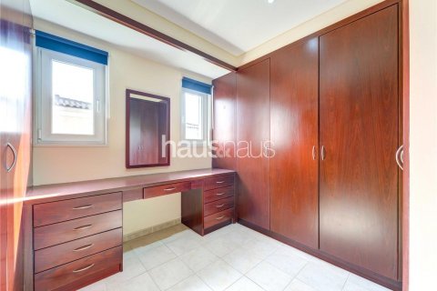 Dubai Investment Park, UAE의 판매용 빌라 침실 5개, 577제곱미터 번호 625390 - 사진 24