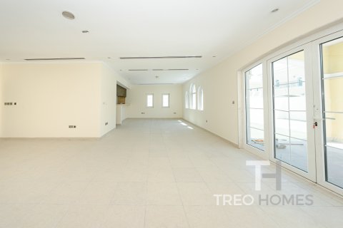 Vila v Jumeirah Park, Dubai, SAE 3 ložnice, 328 m² Č.: 590264 - fotografie 17