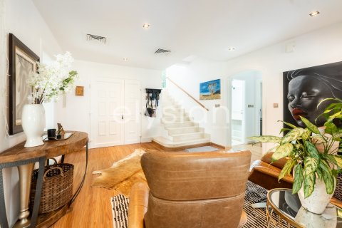 Vila v Meadows, Dubai, SAE 5 ložnice, 362 m² Č.: 586193 - fotografie 20