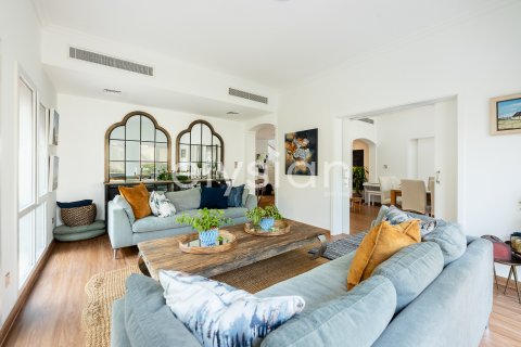 Vila v Meadows, Dubai, SAE 5 ložnice, 362 m² Č.: 586193 - fotografie 8