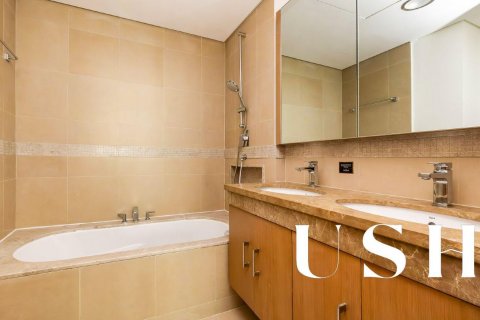 Apartmen di Downtown Dubai (Downtown Burj Dubai), Dubai, UAE 2 bilik tidur, 129 meter persegi № 629093 - foto 9