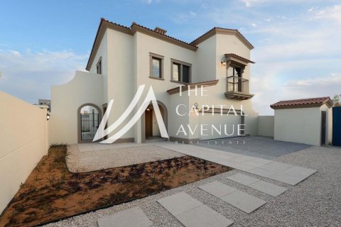 Villa in Khalifa City, Abu Dhabi, UAE 4 bedrooms, 317 sq.m. № 605094 - photo 1