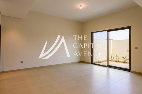 Villa in Khalifa City, Abu Dhabi, UAE 4 bedrooms, 317 sq.m. № 605095 - photo 7