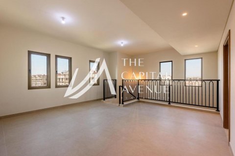 Villa in Khalifa City, Abu Dhabi, UAE 4 bedrooms, 317 sq.m. № 605095 - photo 2