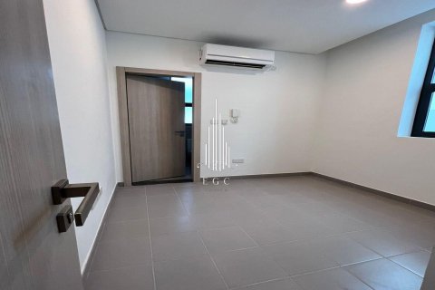 Villa on the Saadiyat Island, Abu Dhabi, UAE 4 bedrooms, 538.6 sq.m. № 577293 - photo 14