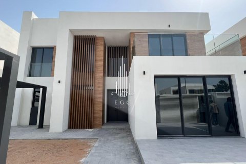 Villa on the Saadiyat Island, Abu Dhabi, UAE 4 bedrooms, 538.6 sq.m. № 577293 - photo 1