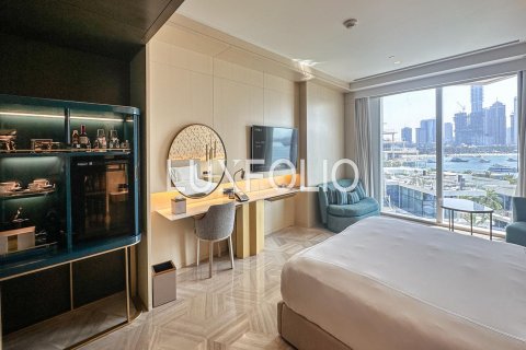 Apartment in Palm Jumeirah, Dubai, UAE 1 room, 46 sq.m. № 628000 - photo 4