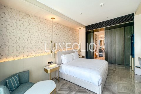 Apartment in Palm Jumeirah, Dubai, UAE 1 room, 46 sq.m. № 628000 - photo 12