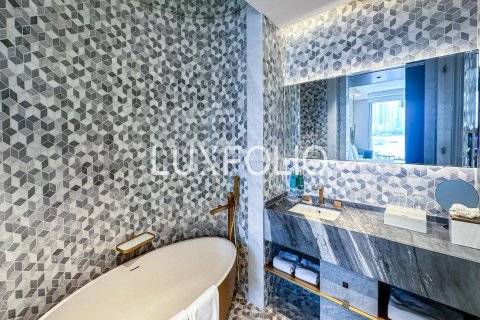 Apartment in Palm Jumeirah, Dubai, UAE 1 room, 46 sq.m. № 628000 - photo 9