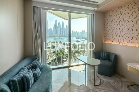 Apartment in Palm Jumeirah, Dubai, UAE 1 room, 46 sq.m. № 628000 - photo 10