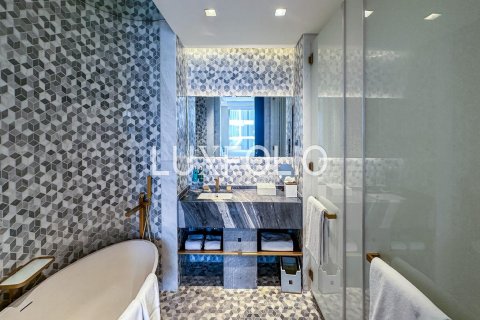 Apartment in Palm Jumeirah, Dubai, UAE 1 room, 46 sq.m. № 628000 - photo 8