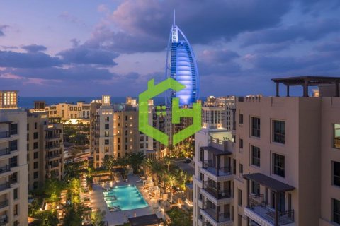 Appartement à vendre à  Umm Suqeim, Dubai, EAU 3 chambres, 185.9 m2 № 550144 - photo 1