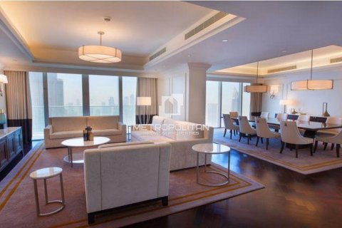 Apartment in Downtown Dubai (Downtown Burj Dubai), UAE 4 bedrooms, 264 sq.m. № 592720 - photo 4