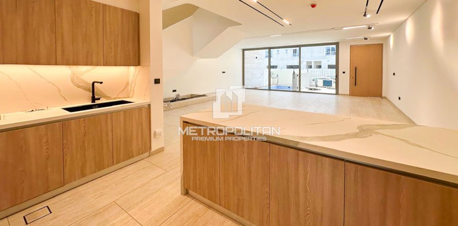 Shtëpi në qytet në Jumeirah Village Circle, Dubai, Emiratet e Bashkuara Arabe 4 dhoma gjumi, 325 m2. № 593552