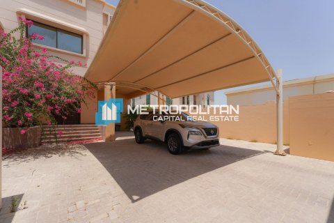 Tontti Khalifa City, Abu Dhabi, Arabiemiraatit 1393.5 m2 № 610808 - kuva 21