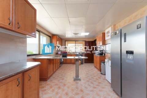 Tontti Khalifa City, Abu Dhabi, Arabiemiraatit 1393.5 m2 № 610808 - kuva 13