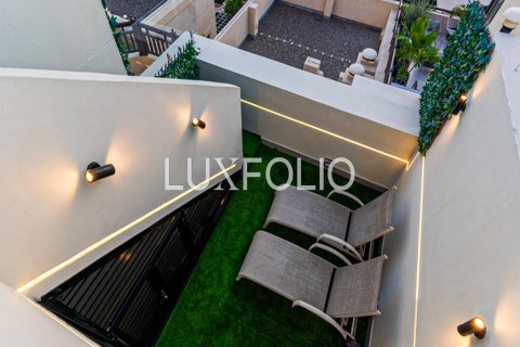 Apartament në Downtown Dubai (Downtown Burj Dubai), Emiratet e Bashkuara Arabe 2 dhoma gjumi, 136 m2. № 627786 - Foto 19