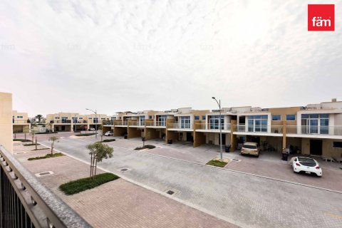Vilë në Dubai, Emiratet e Bashkuara Arabe 3 dhoma gjumi, 112.2 m2. № 575325 - Foto 7