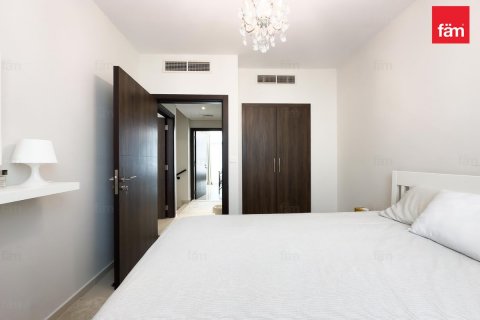 Vilë në Dubai, Emiratet e Bashkuara Arabe 3 dhoma gjumi, 112.2 m2. № 575325 - Foto 5