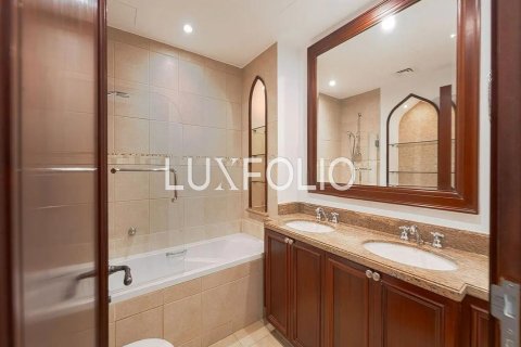 Appartamento in vendita a Old Town, Dubai, EAU 2 camere da letto, 98 mq. № 627559 - foto 8