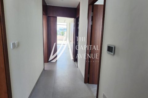 Vila di Abu Dhabi, UAE 4 bilik tidur, 703 meter persegi № 605036 - foto 19