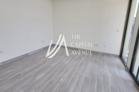 Vila di Abu Dhabi, UAE 4 bilik tidur, 703 meter persegi № 605036 - foto 13