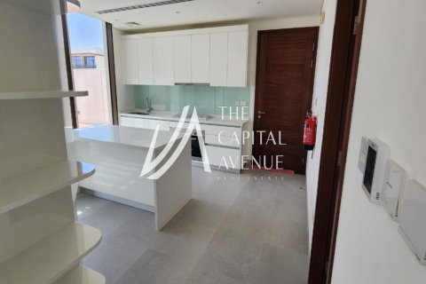 Vila di Abu Dhabi, UAE 4 bilik tidur, 703 meter persegi № 605036 - foto 7