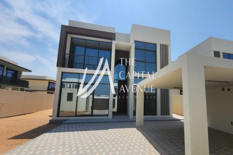 Vila di Abu Dhabi, UAE 4 bilik tidur, 703 meter persegi № 605036 - foto 1