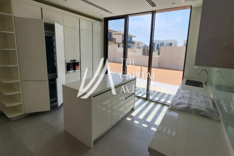 Vila di Abu Dhabi, UAE 4 bilik tidur, 703 meter persegi № 605036 - foto 5