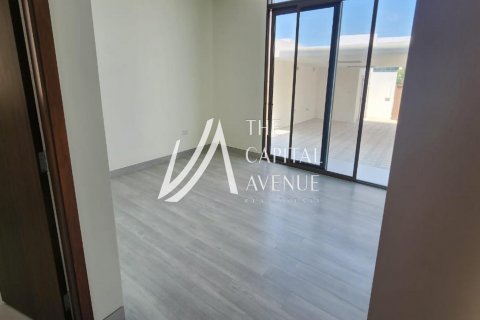 Vila di Abu Dhabi, UAE 4 bilik tidur, 703 meter persegi № 605036 - foto 10