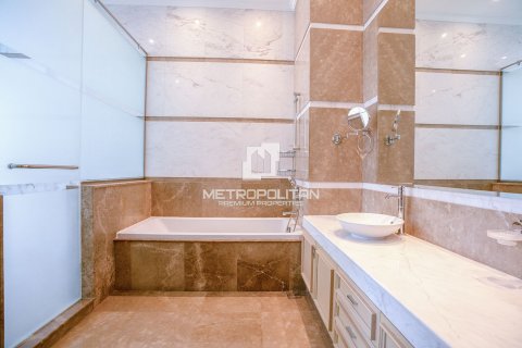 Villa in Emirates Hills, Dubai, UAE 7 bedrooms, 1750 sq.m. № 592439 - photo 21