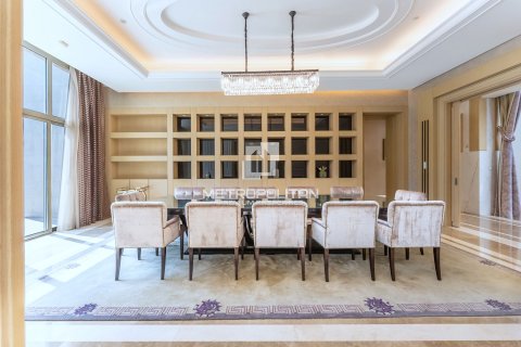 Villa till försäljning i Emirates Hills, Dubai, UAE 6 sovrum, 1750 kvm Nr. 592439 - fotografi 12