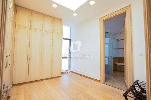 Villa in Emirates Hills, Dubai, UAE 7 bedrooms, 1750 sq.m. № 592439 - photo 22