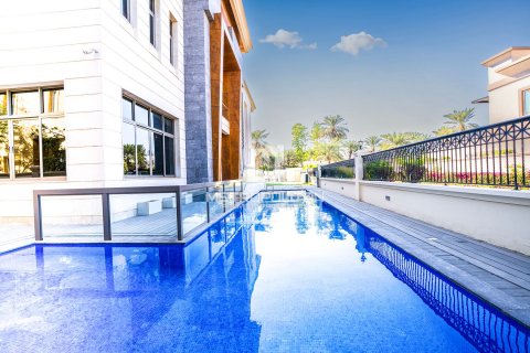 Villa in Emirates Hills, Dubai, UAE 7 bedrooms, 1750 sq.m. № 592439 - photo 27